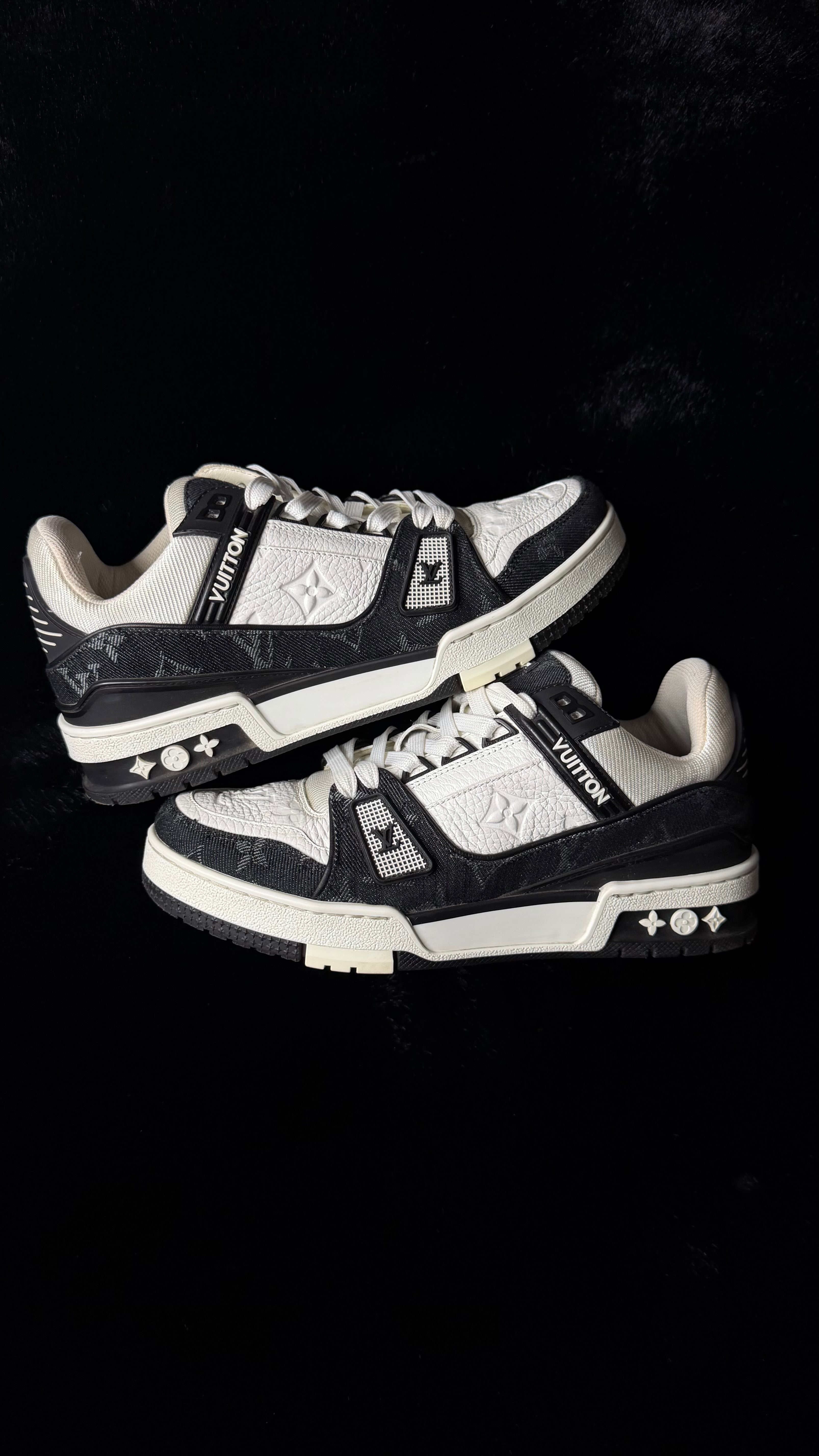 Louis Vuitton Trainers Size 3LV (6.5-7w)