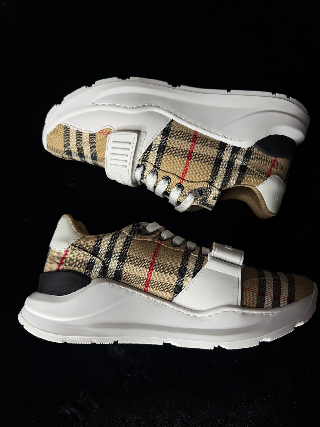 Burberry Ramsey Size 40