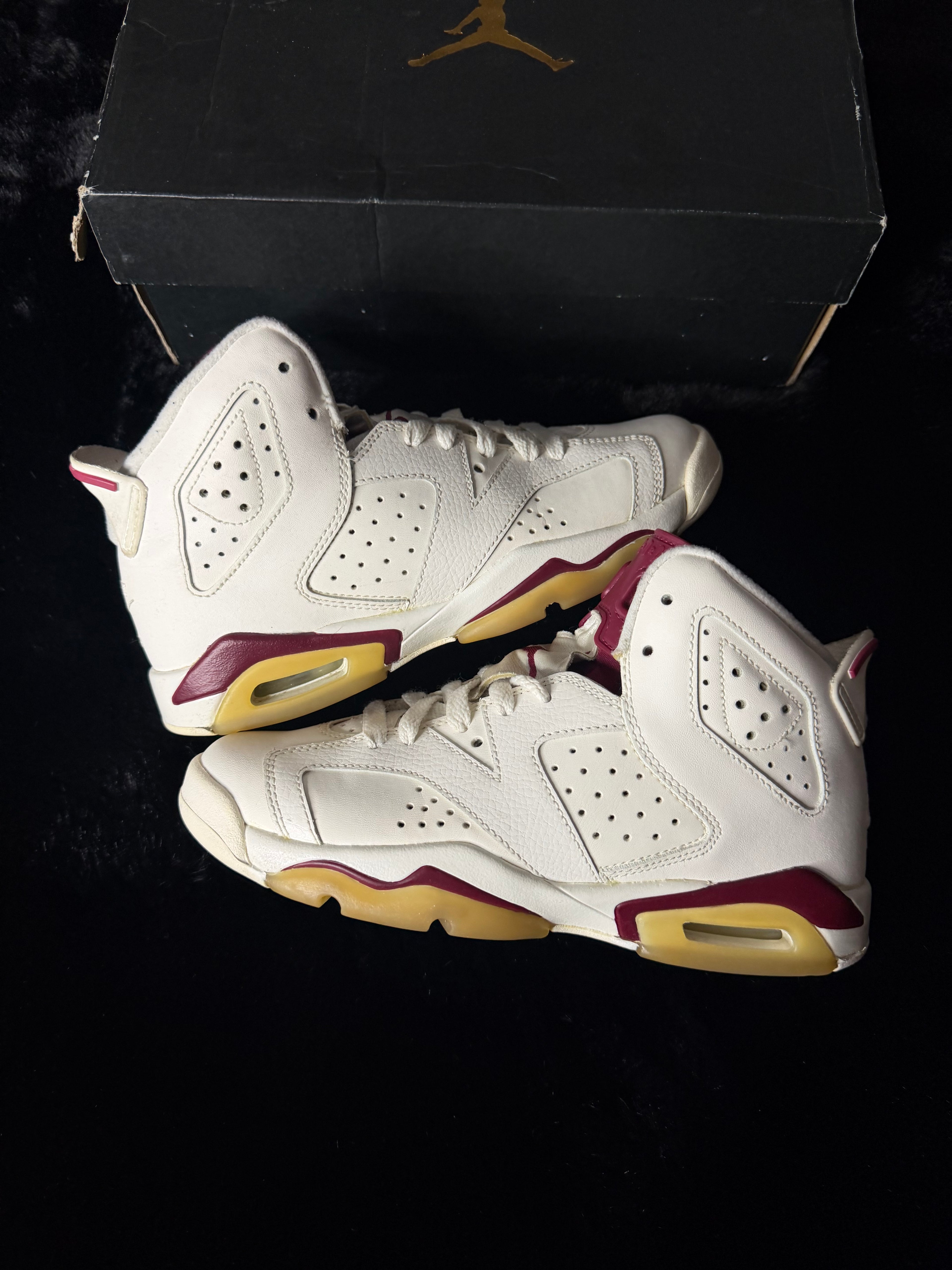 Jordan 6 size 4.5