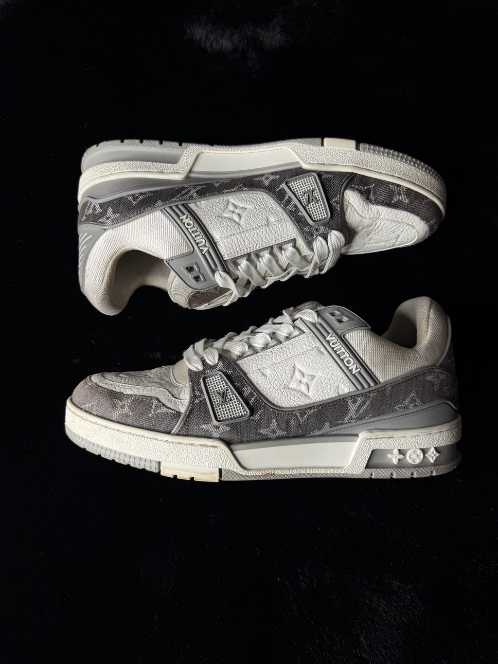 Louis Vuitton Trainers Grey Size 6LV (7.5-8m)