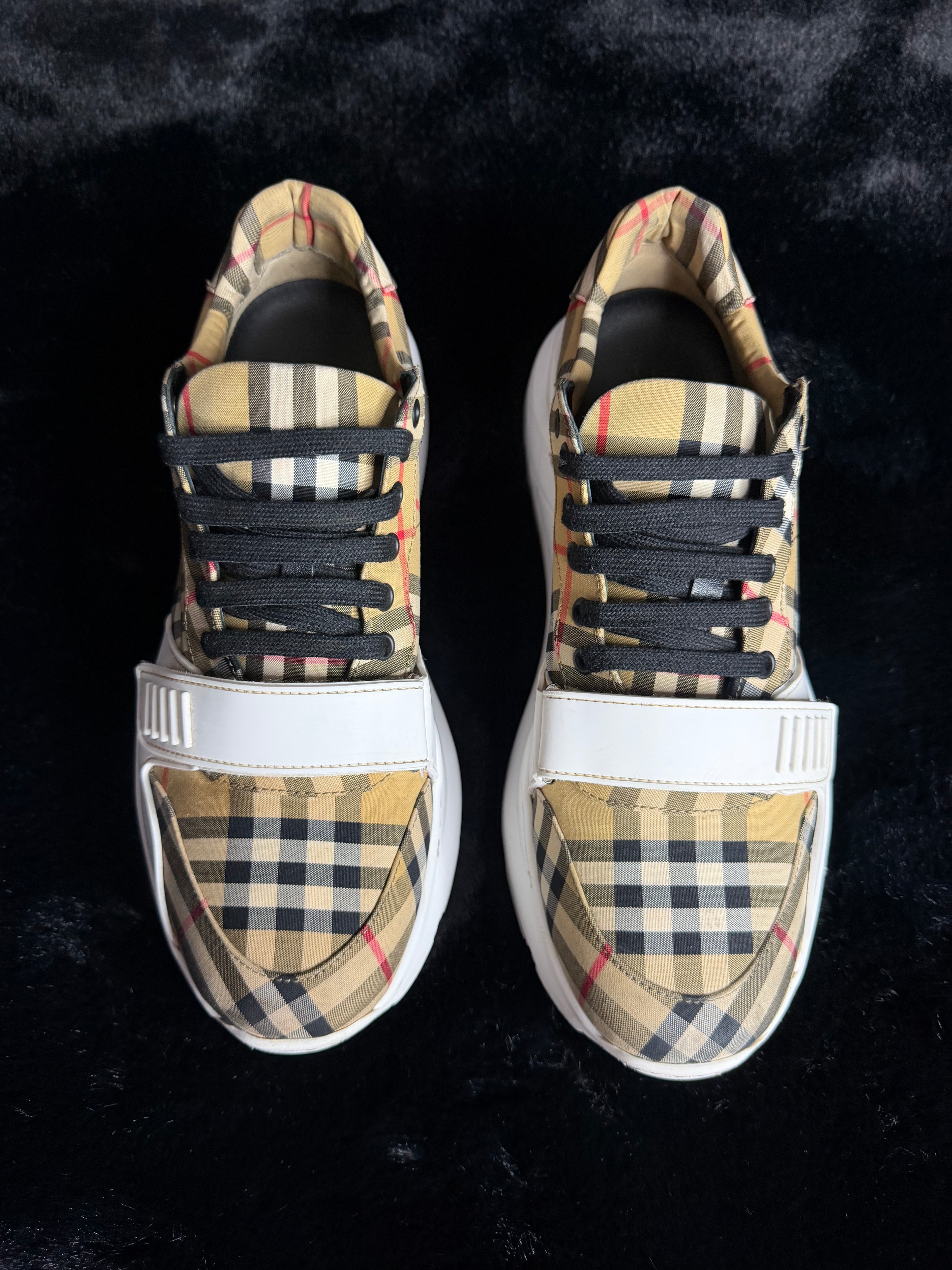 Burberry Ramsey Size 45