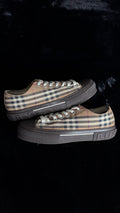 Burberry check size 43