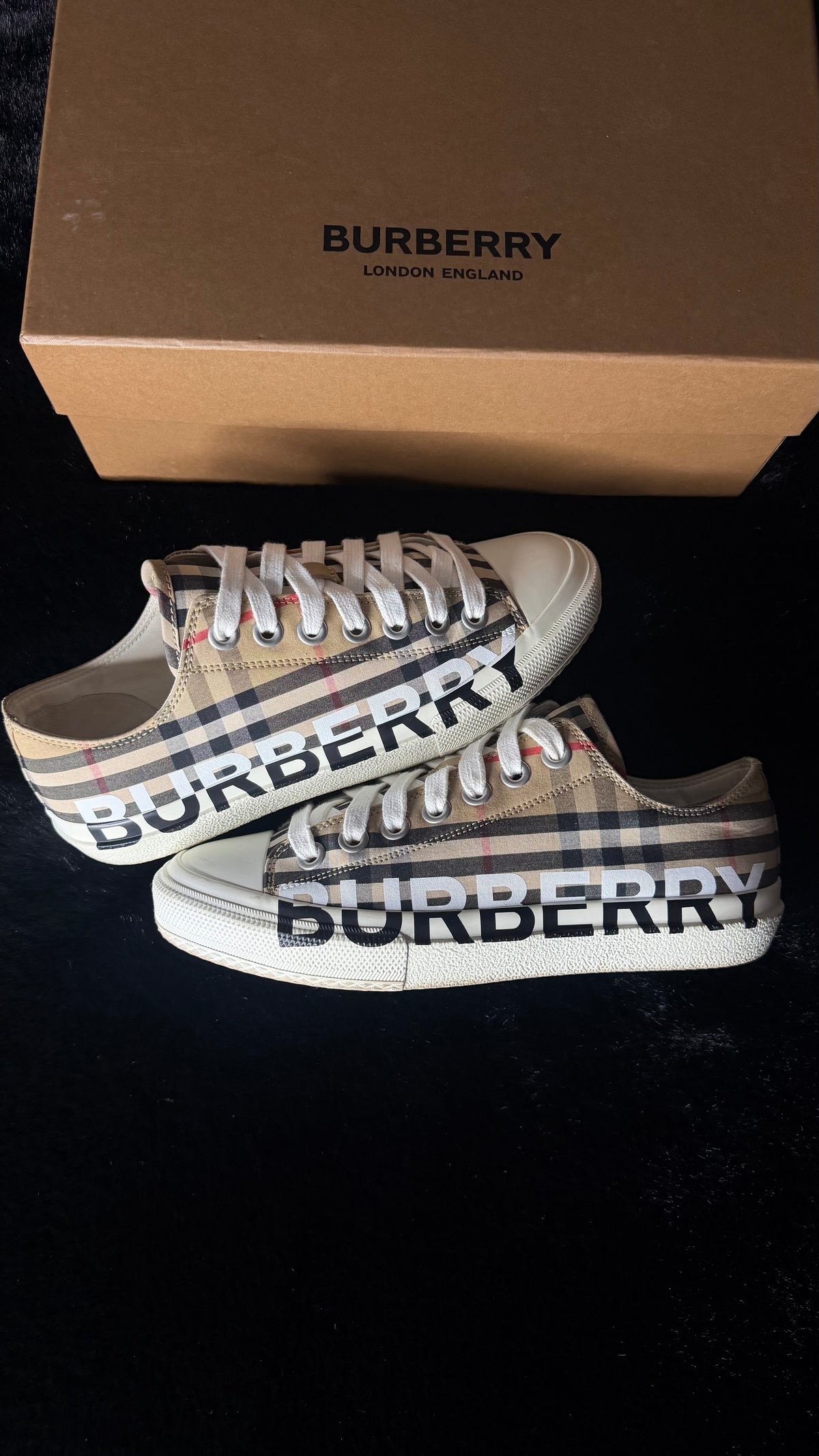 Burberry Converse Size 38