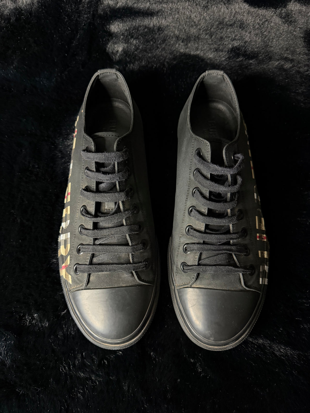 Burberry Converse Black Size 46
