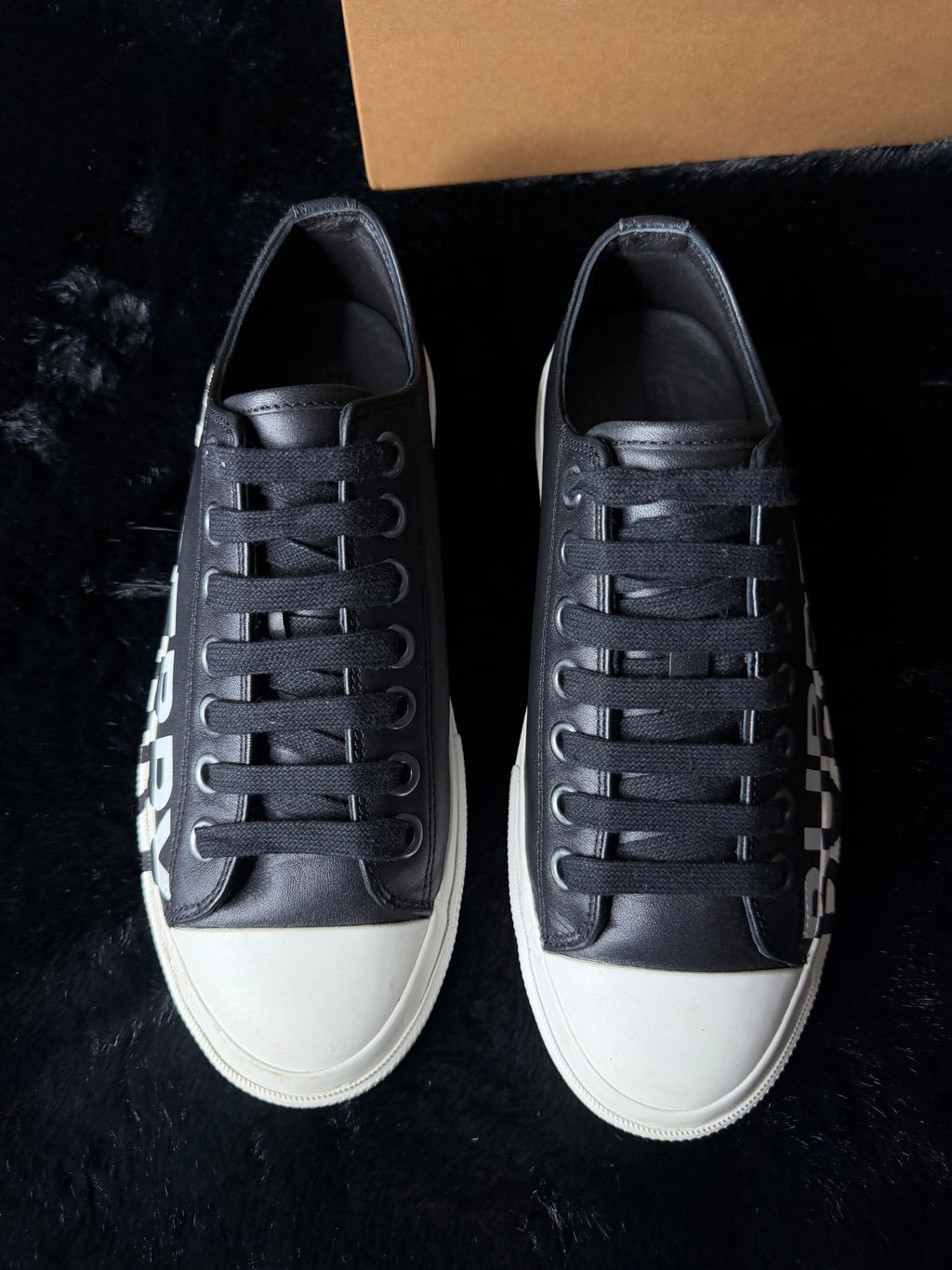 Burberry Converse Black Size 38.5