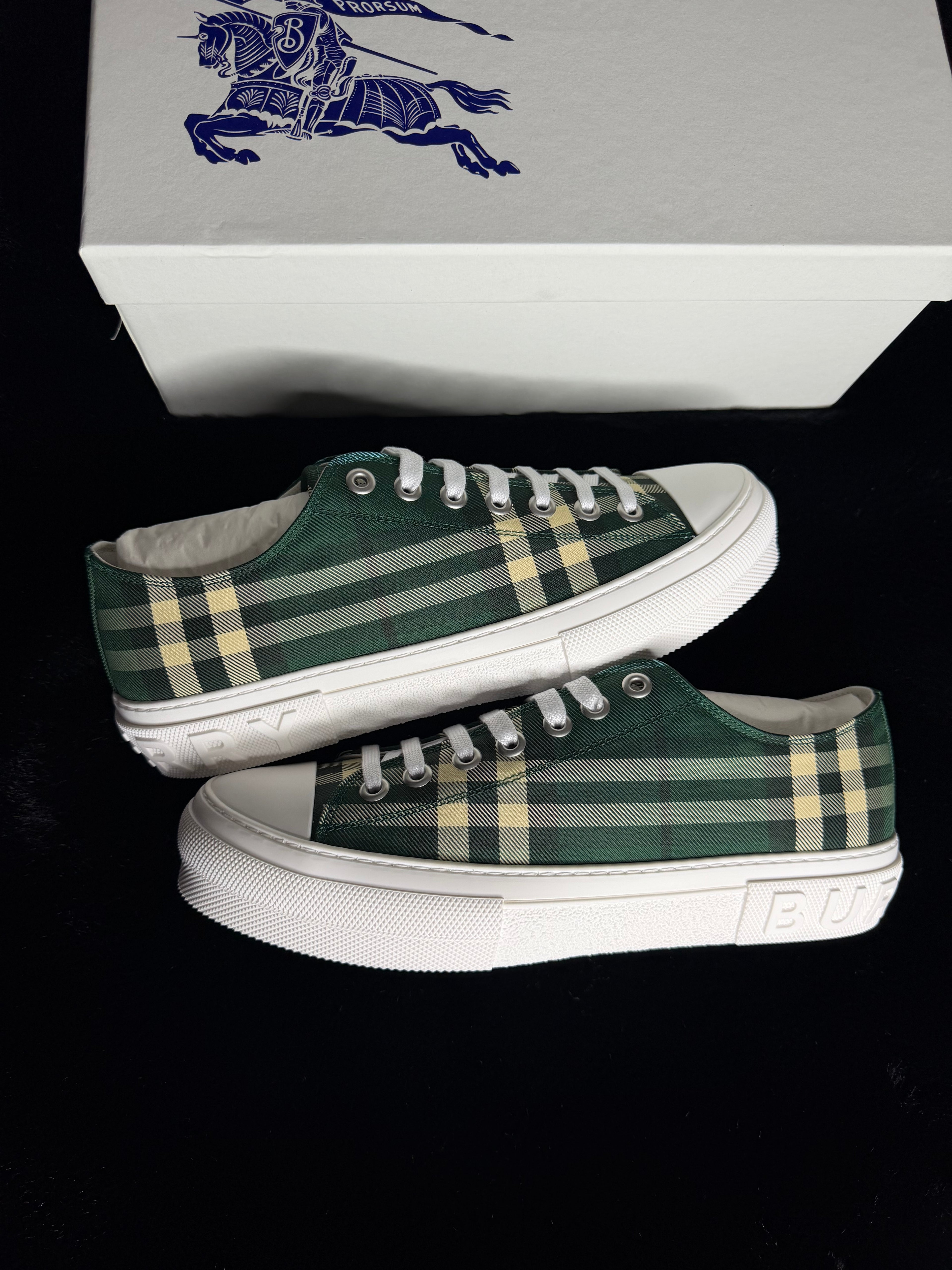 Burberry Check Sneakers Green Size 45