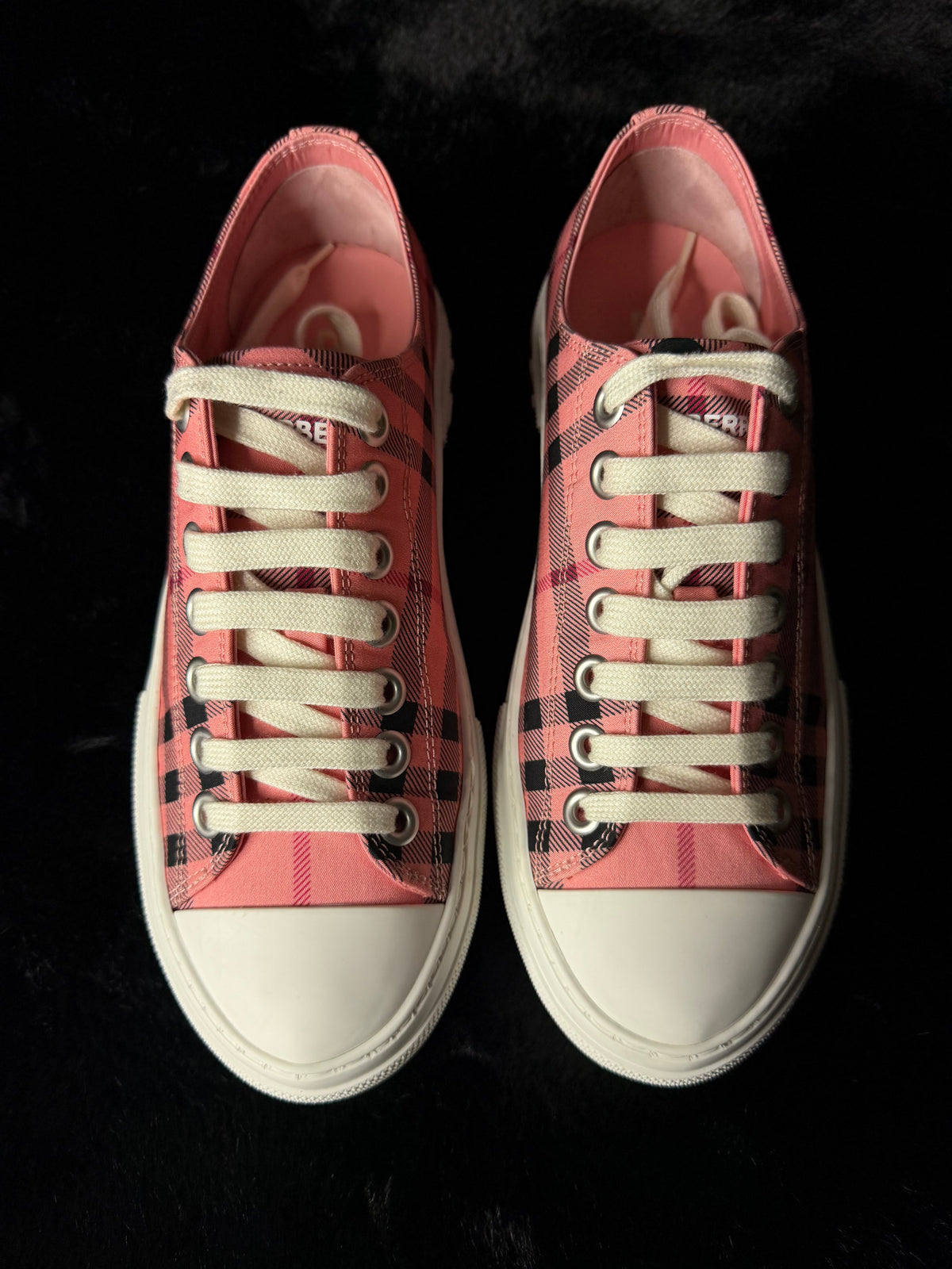 Burberry Check Pink Size 38