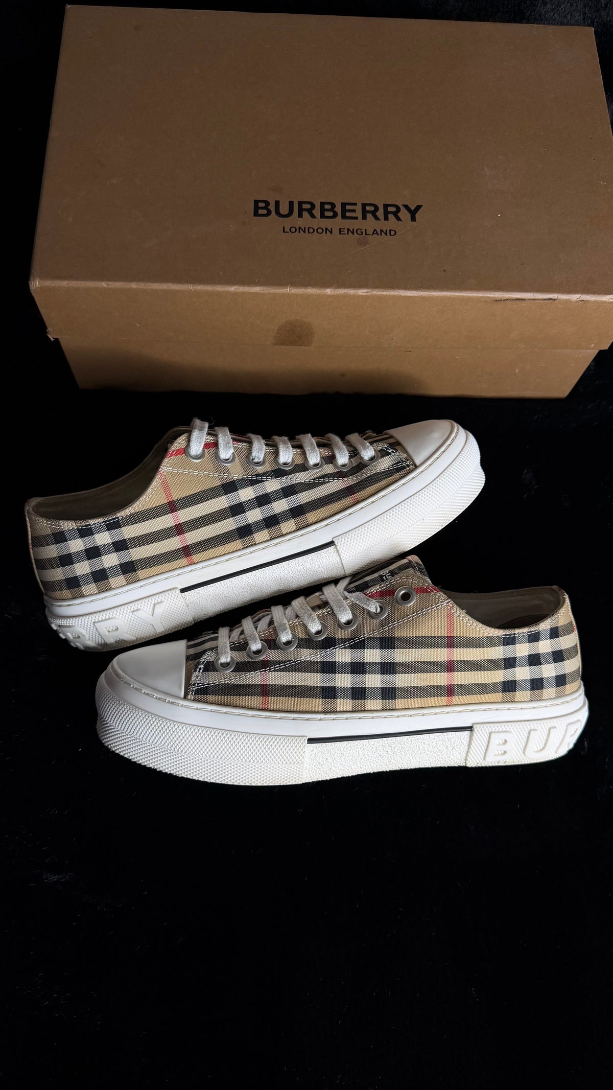 Burberry Check OG Size 39.5