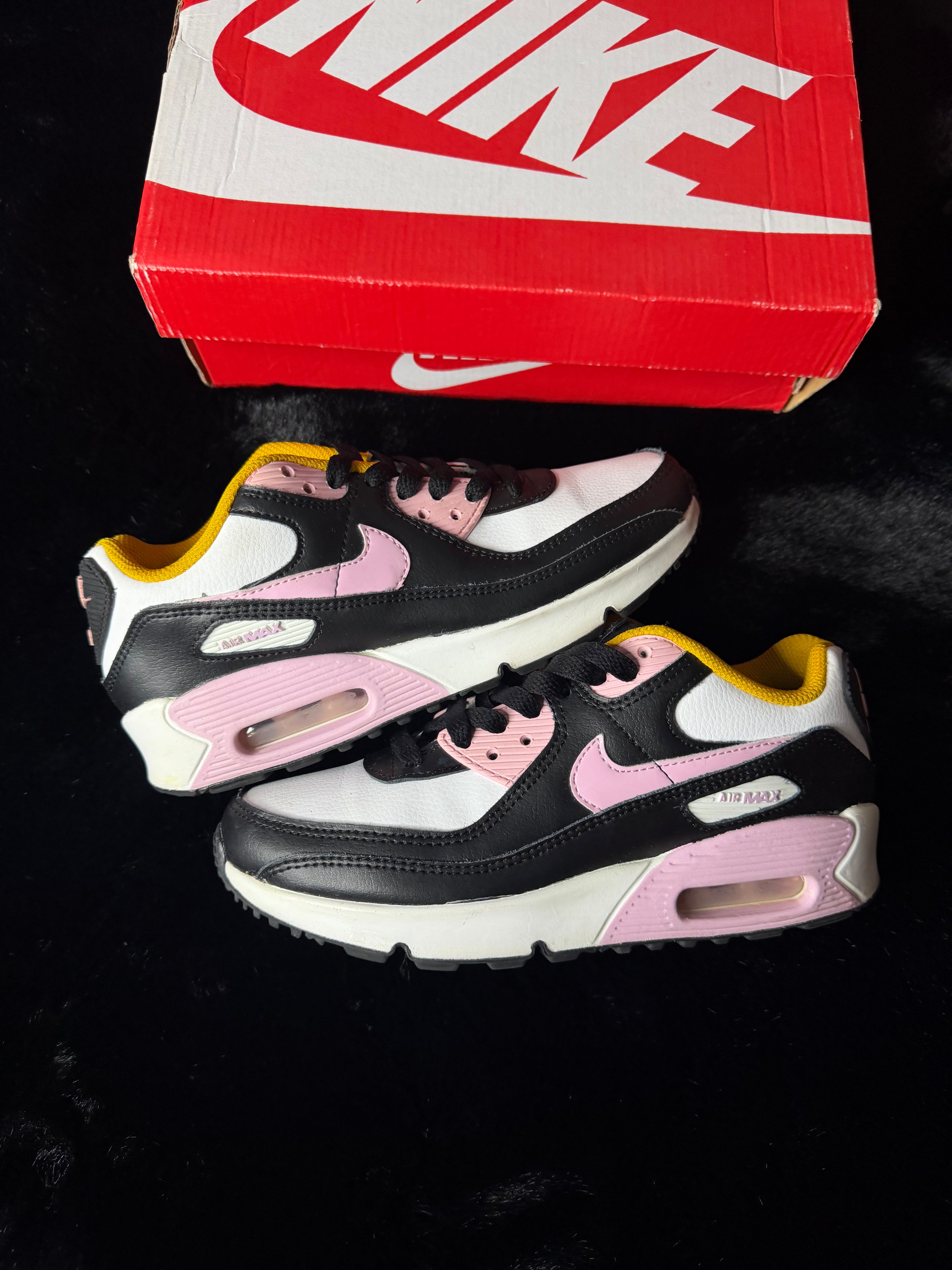 Nike airmax size 4