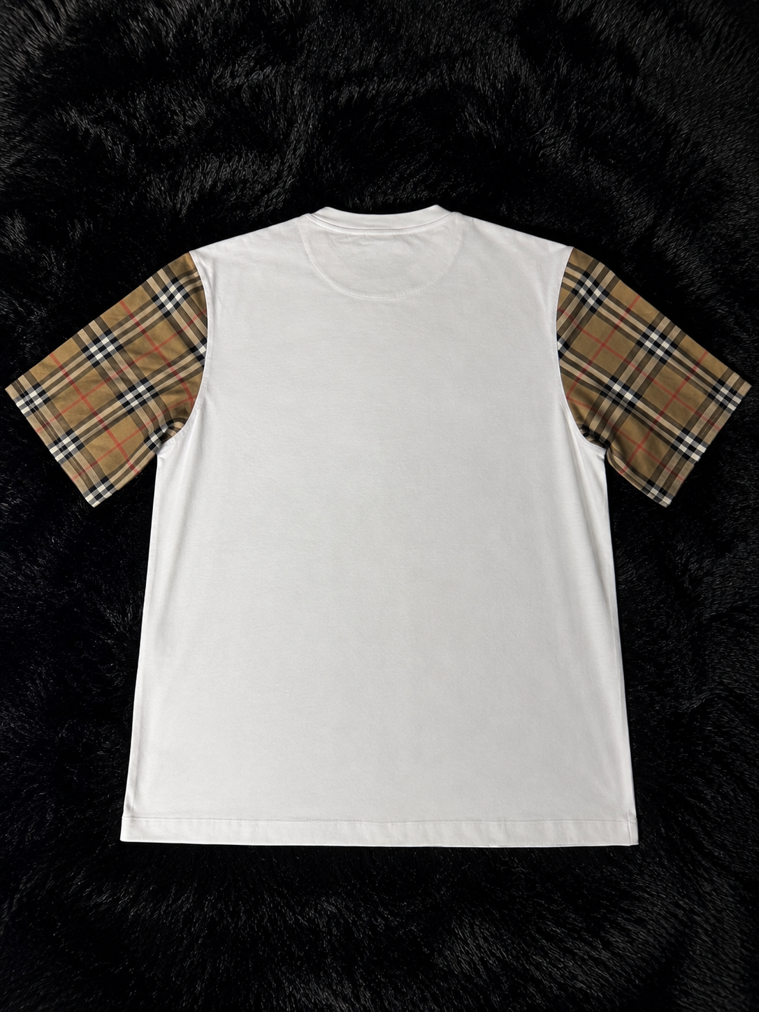Burberry tee Size M, XL