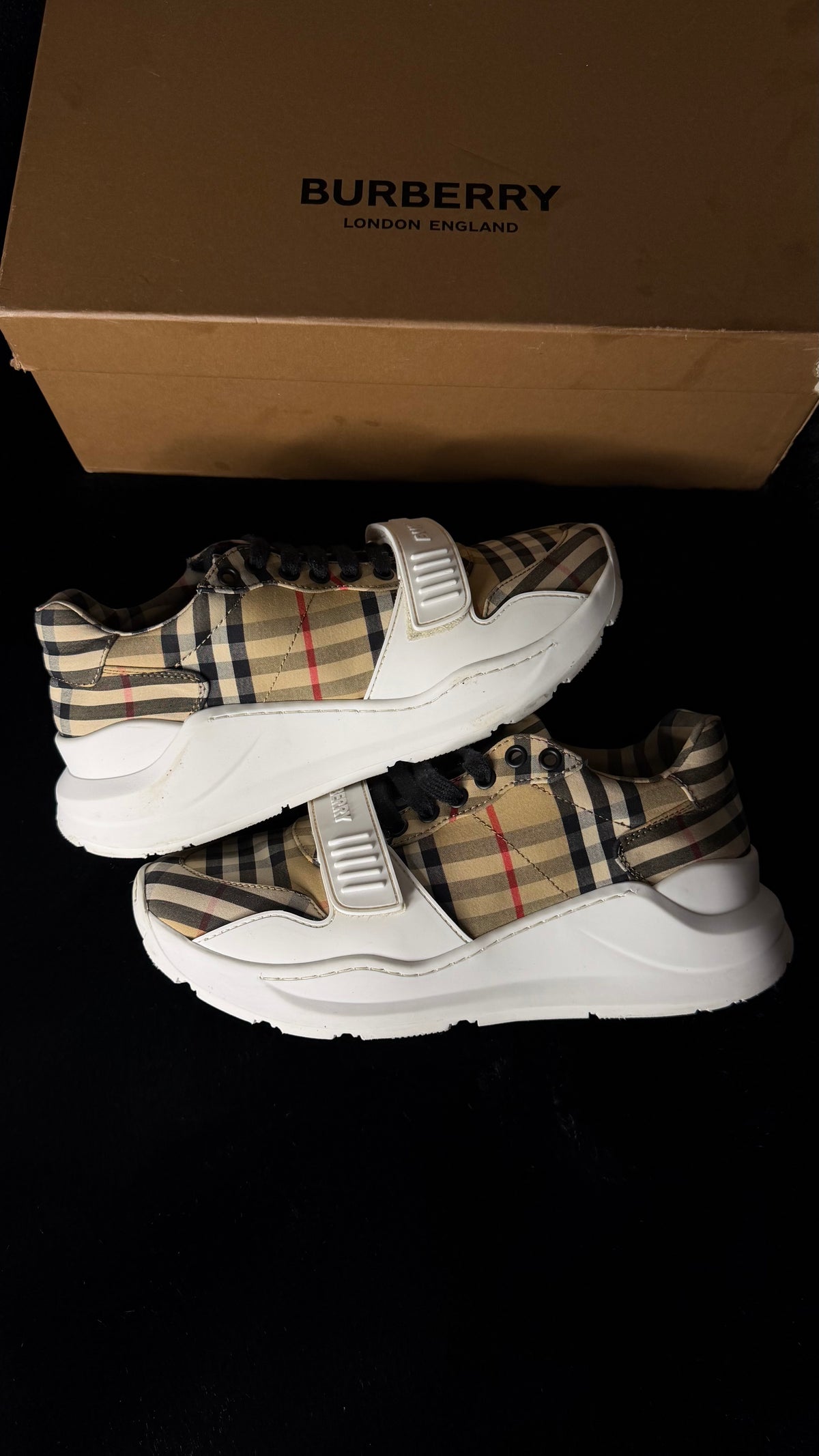 Burberry Ramsey Size 40