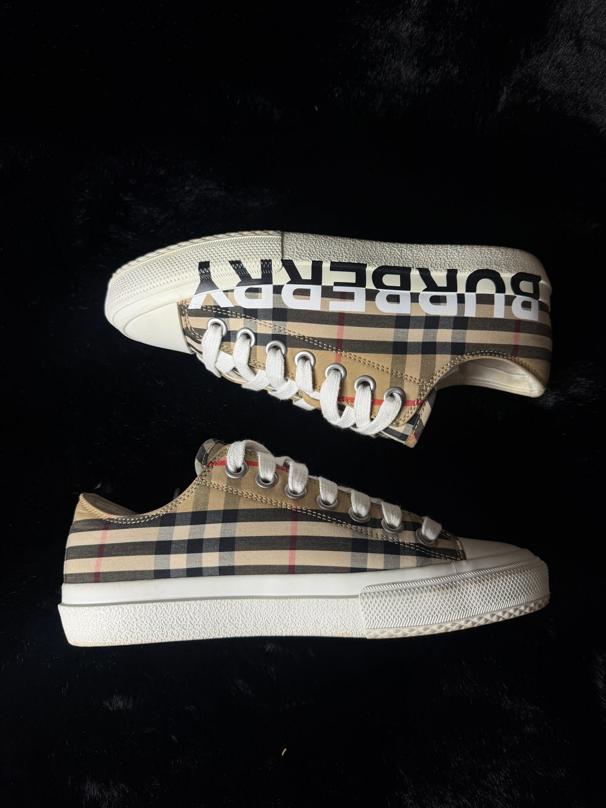 Burberry Converse Size 38