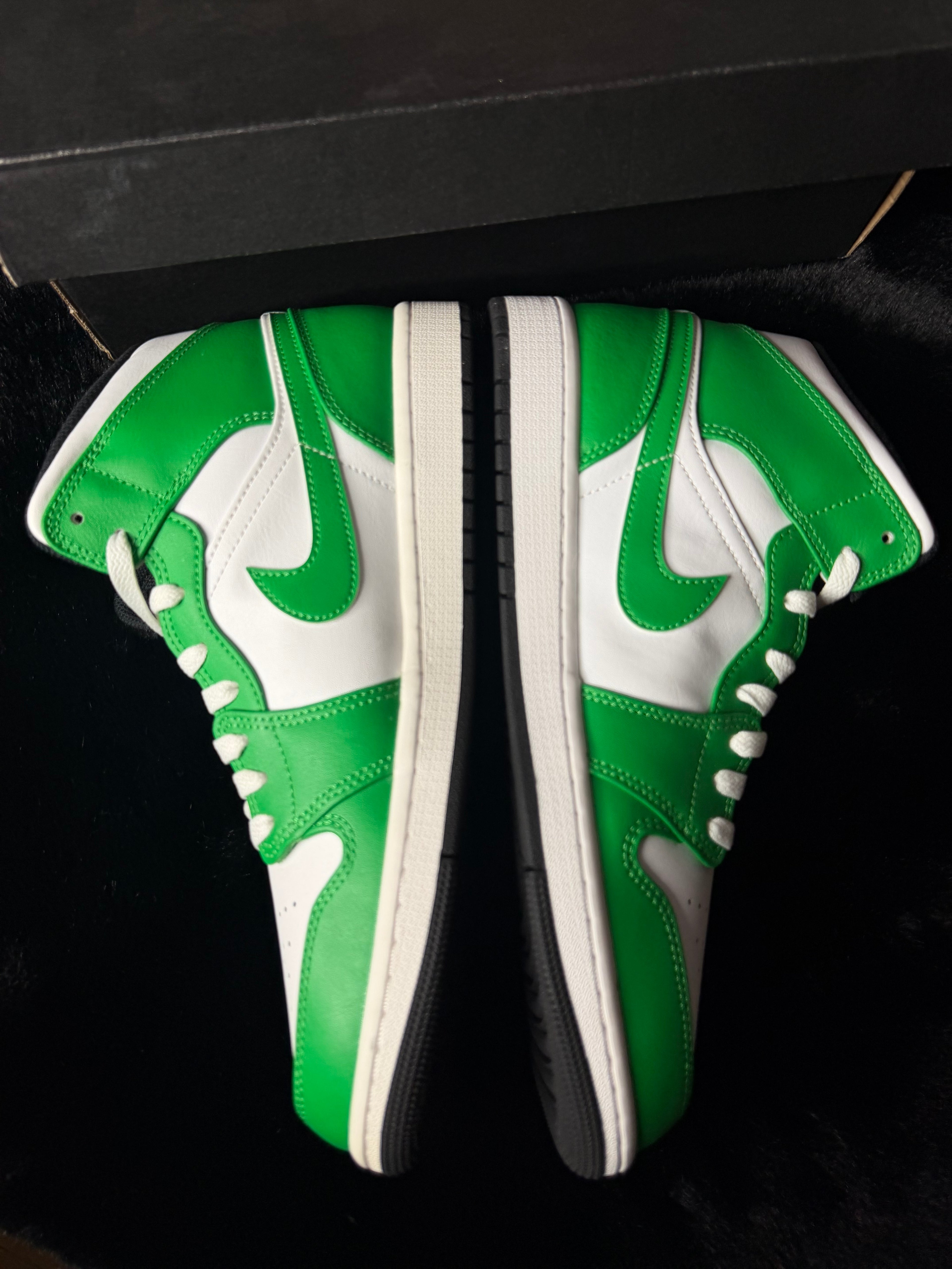Jordan 1 mid new size 11
