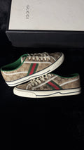 Gucci 1977 brown size 9G