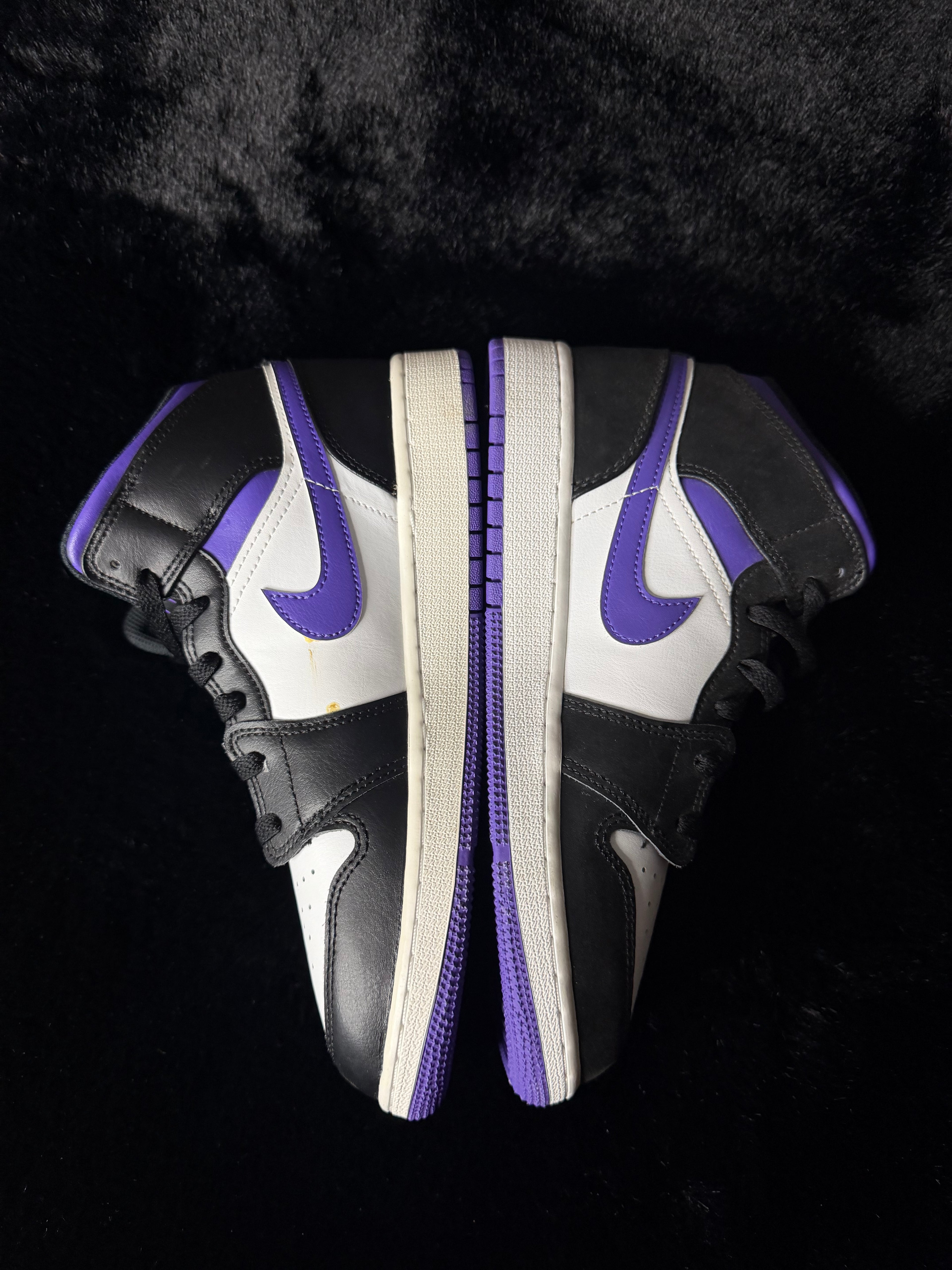 Jordan 1 mid new size 7