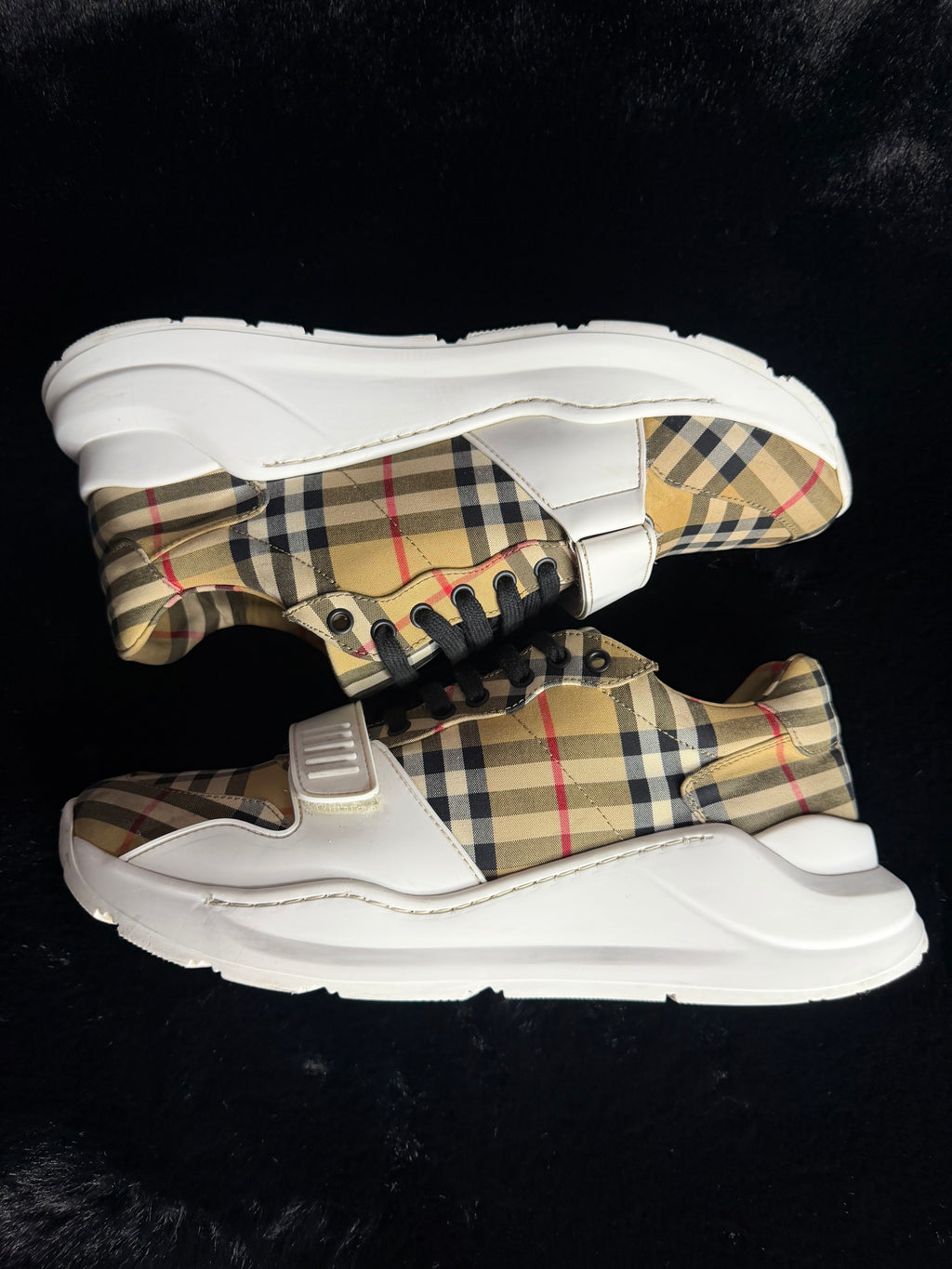 Burberry Ramsey Size 45