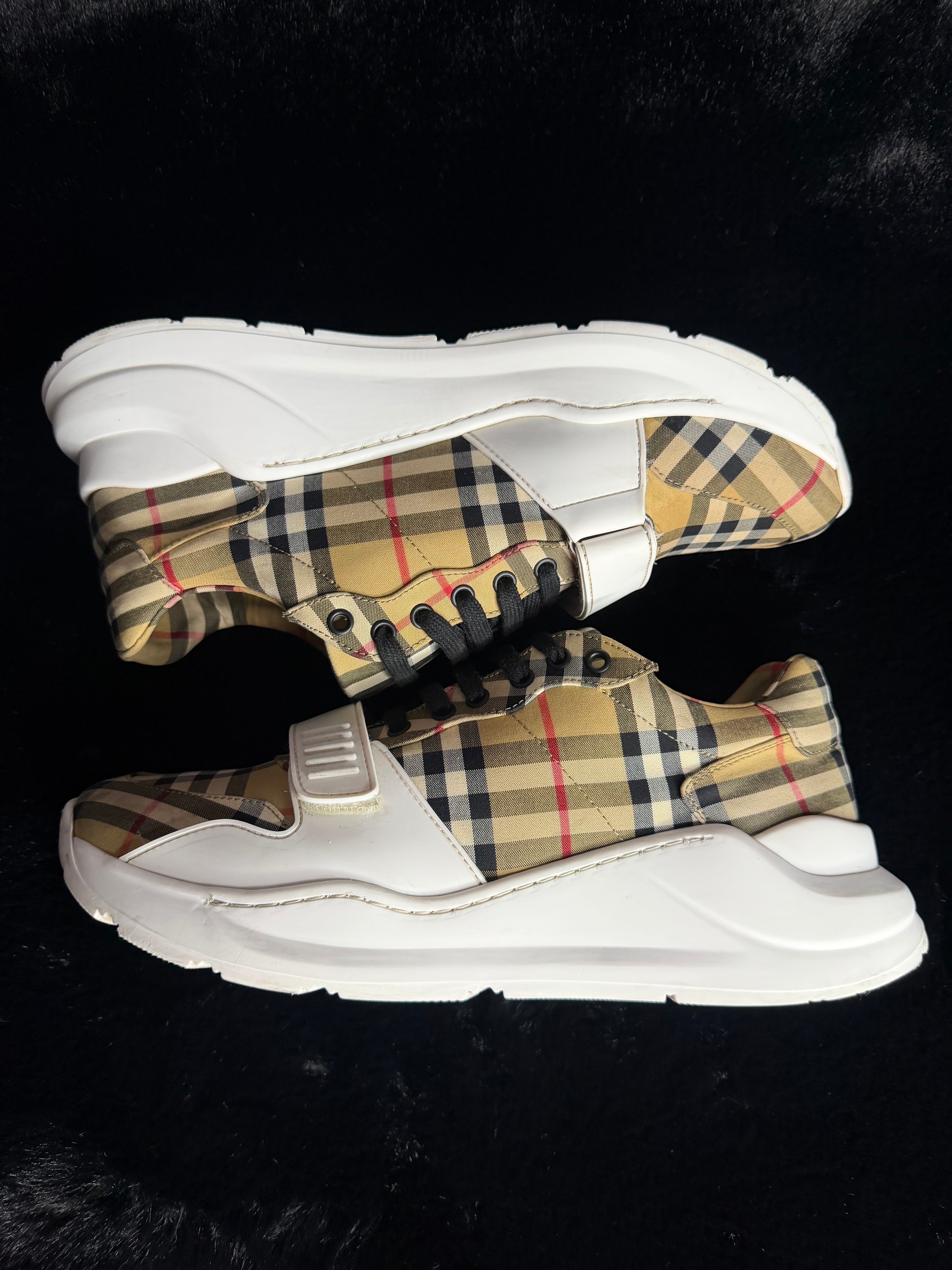 Burberry Ramsey Size 45