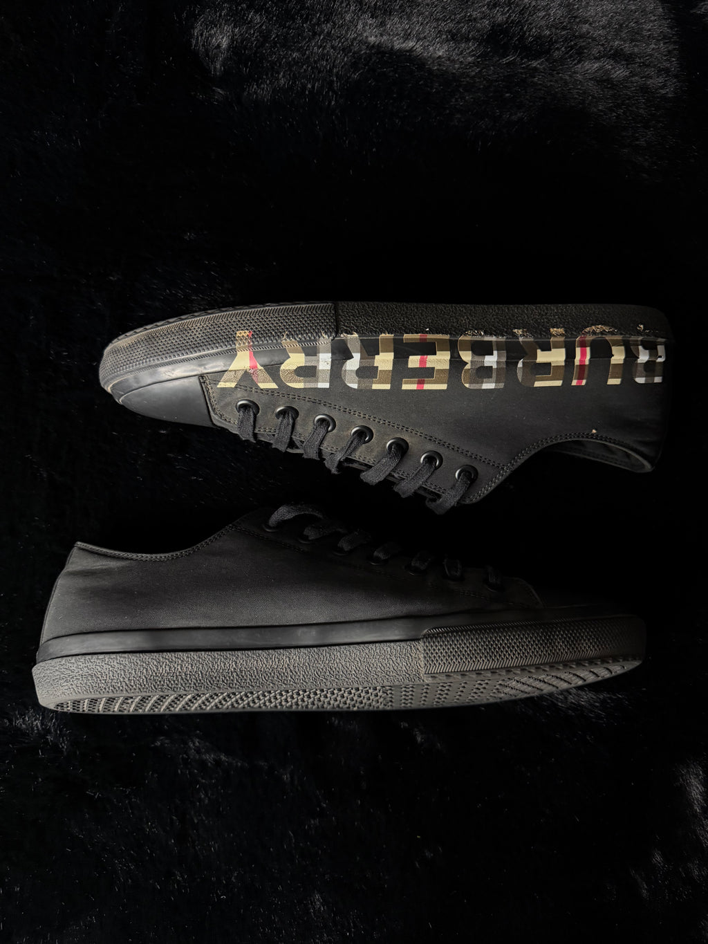 Burberry Converse Black Size 46