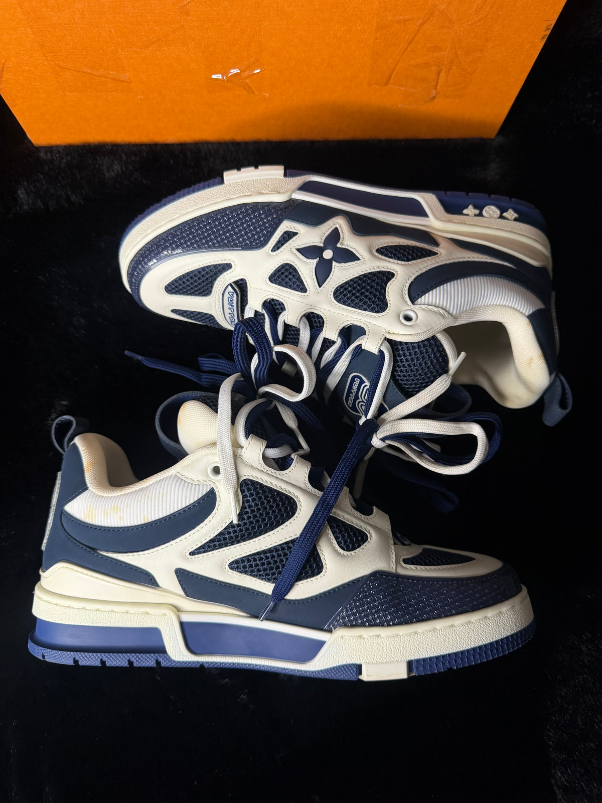 Louis Vuitton Skates Blue Size 7LV