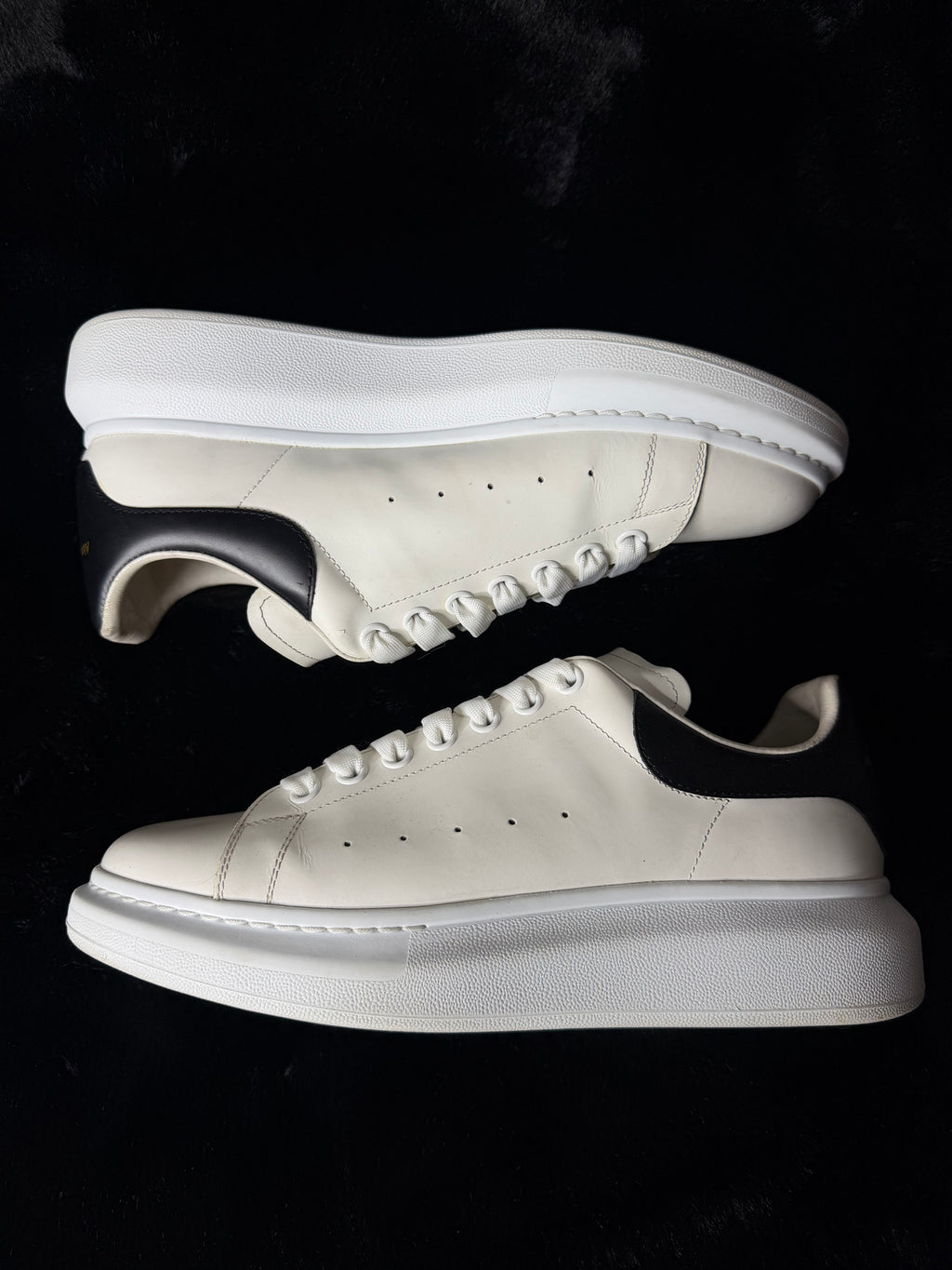 Alexander Mcqueen White/Black Size 43 & 45