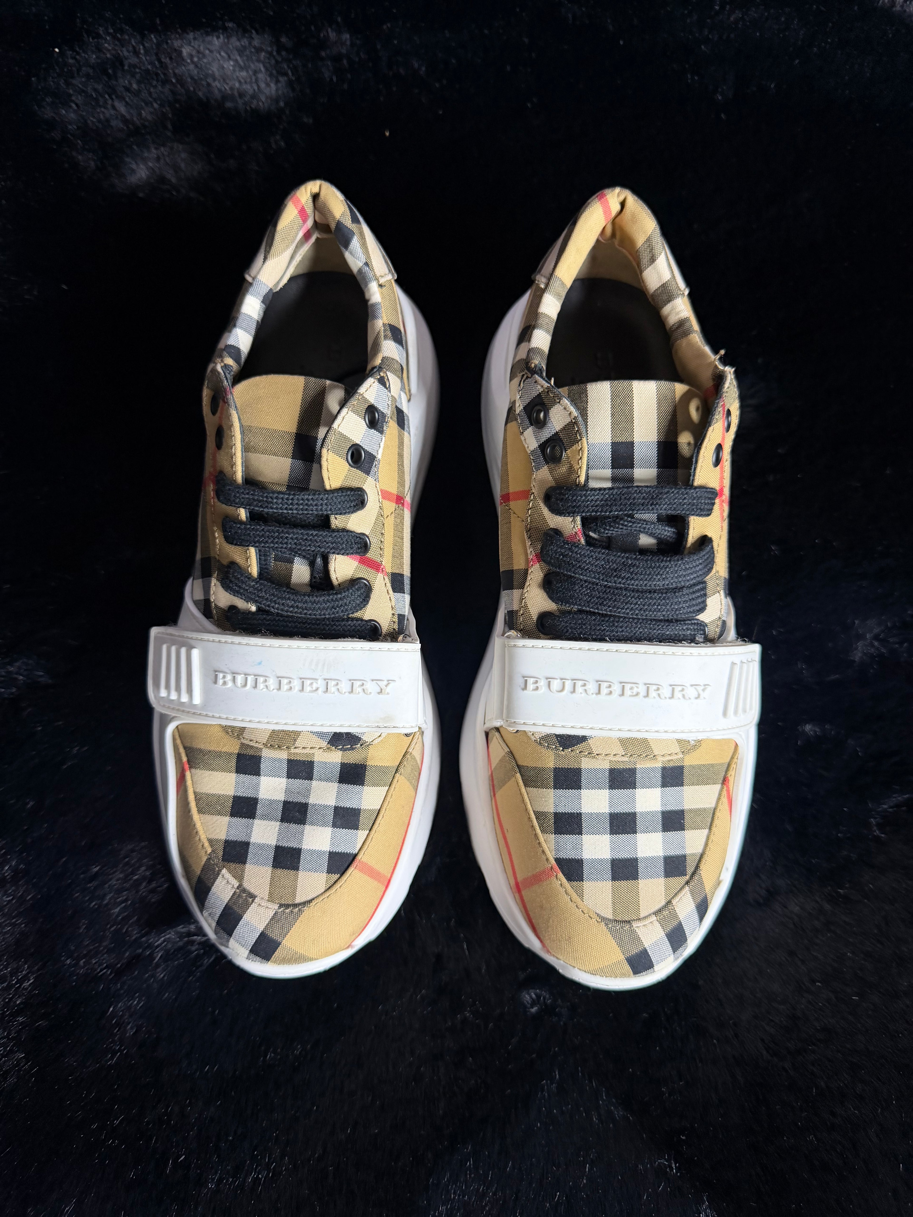 Burberry Ramsey Sneakers Size 38
