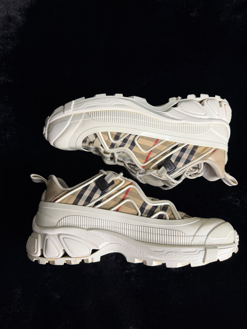 Burberry Archive Size 43