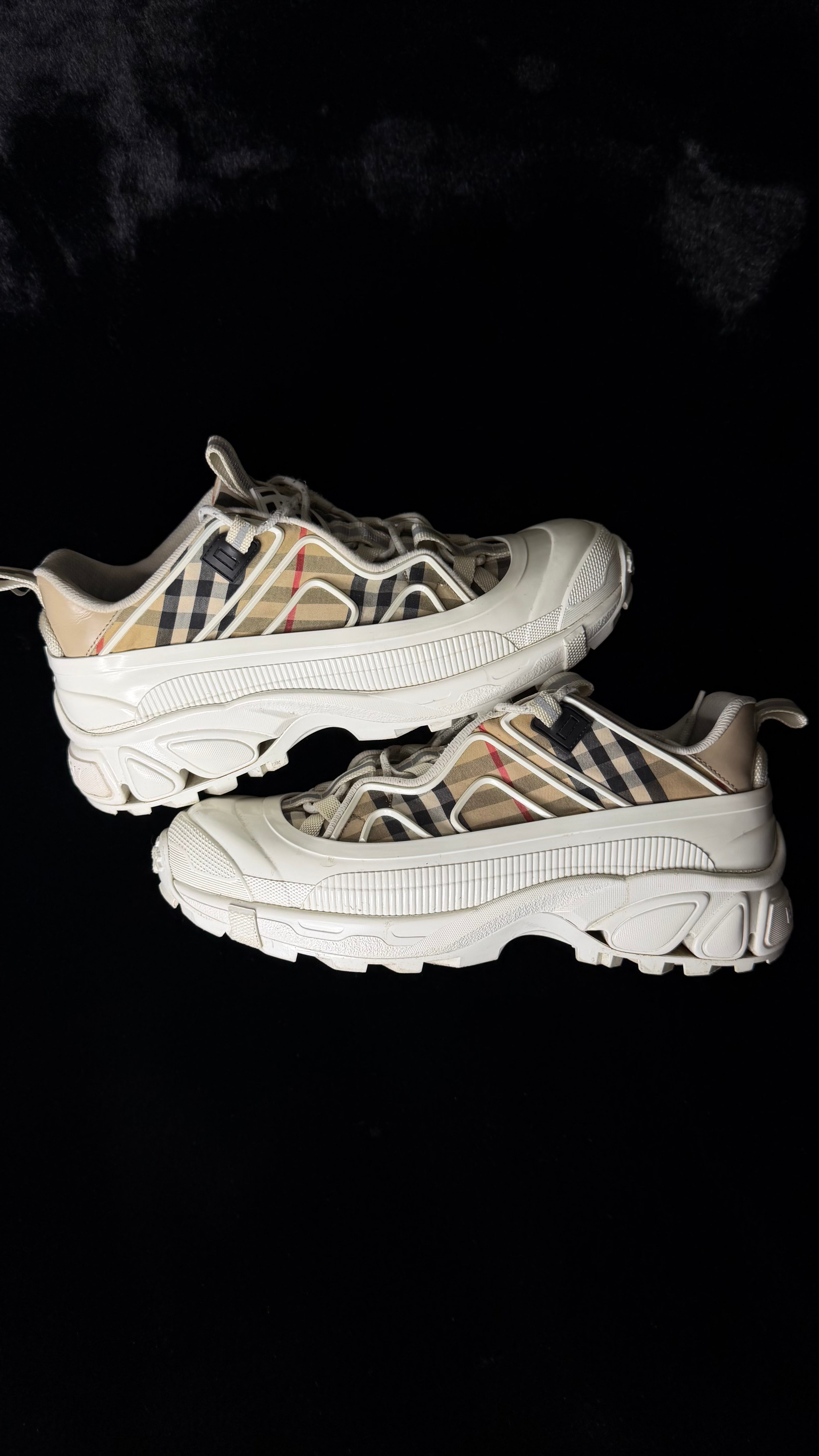 Burberry Archive Size 43