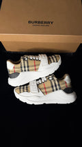 Burberry Ramsey Size 35