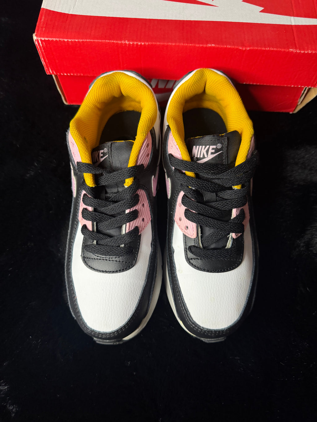 Nike airmax size 4