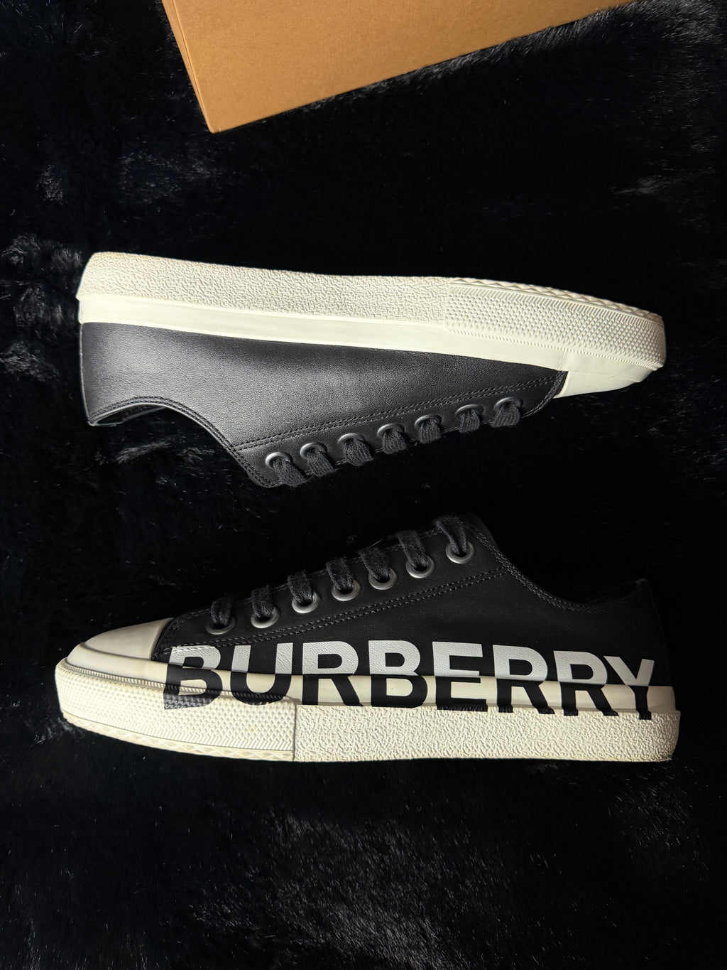Burberry Converse Black Size 38.5