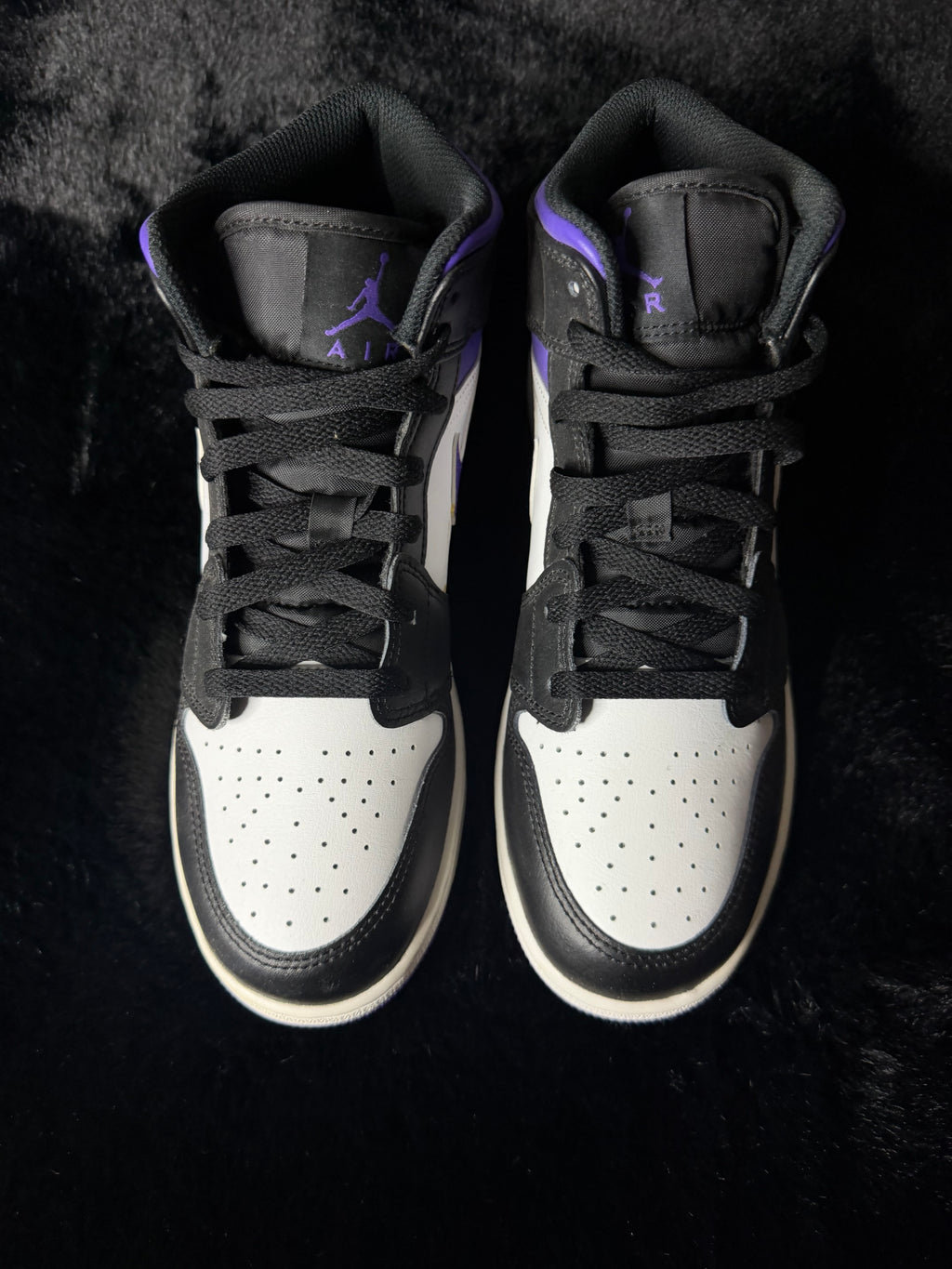 Jordan 1 mid new size 7