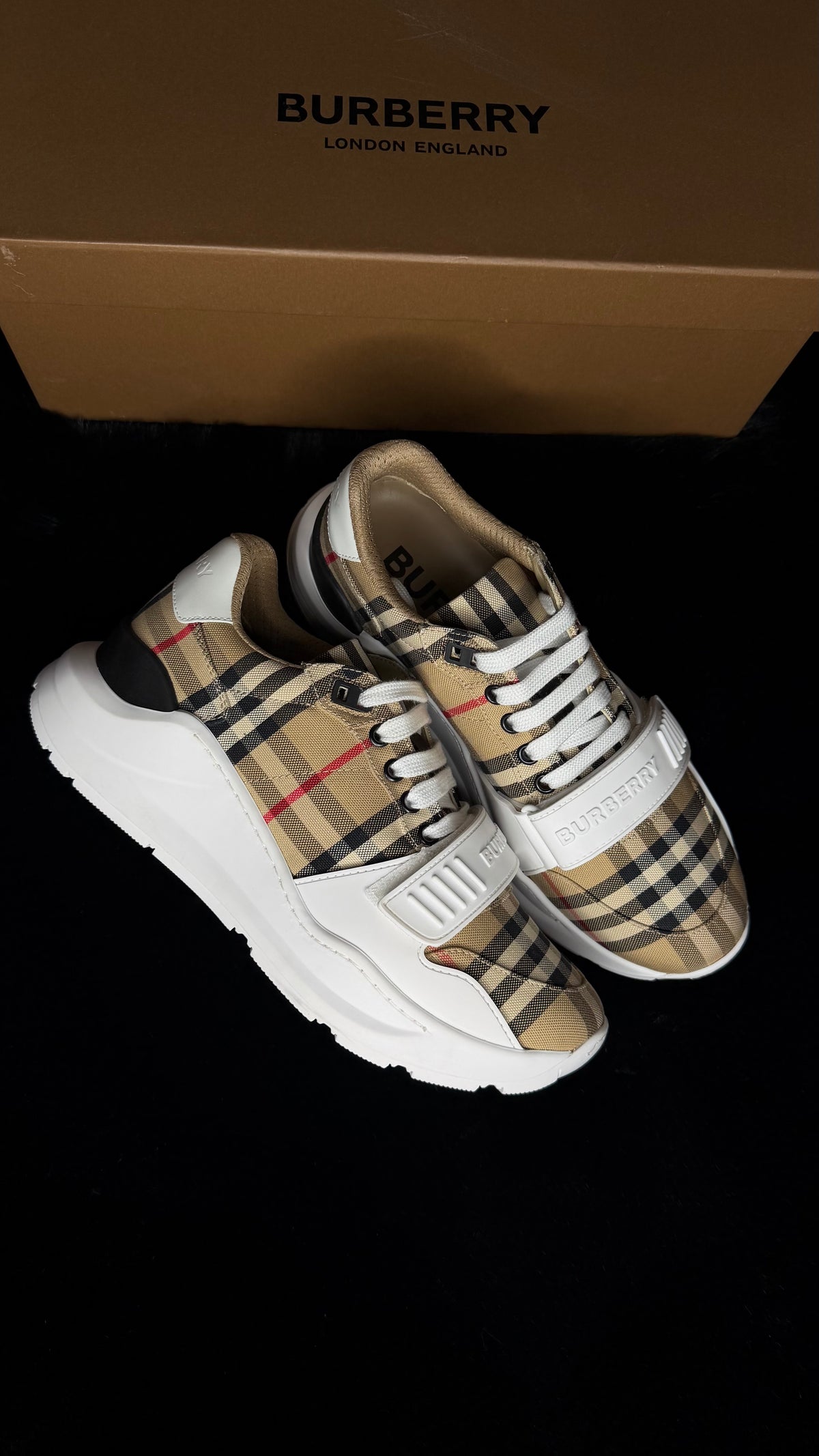 Burberry Ramsey Size 40