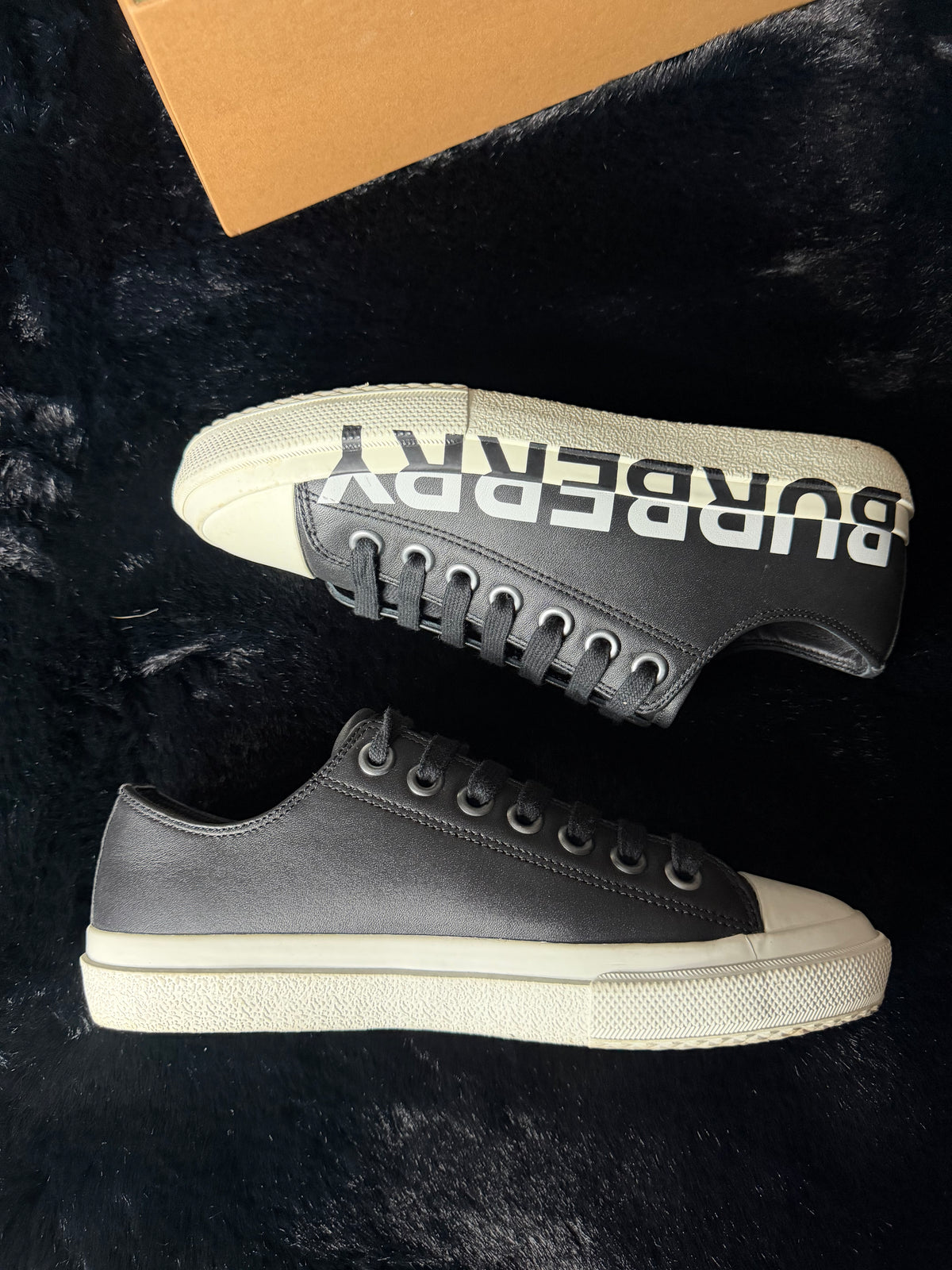 Burberry Converse Black Size 38.5
