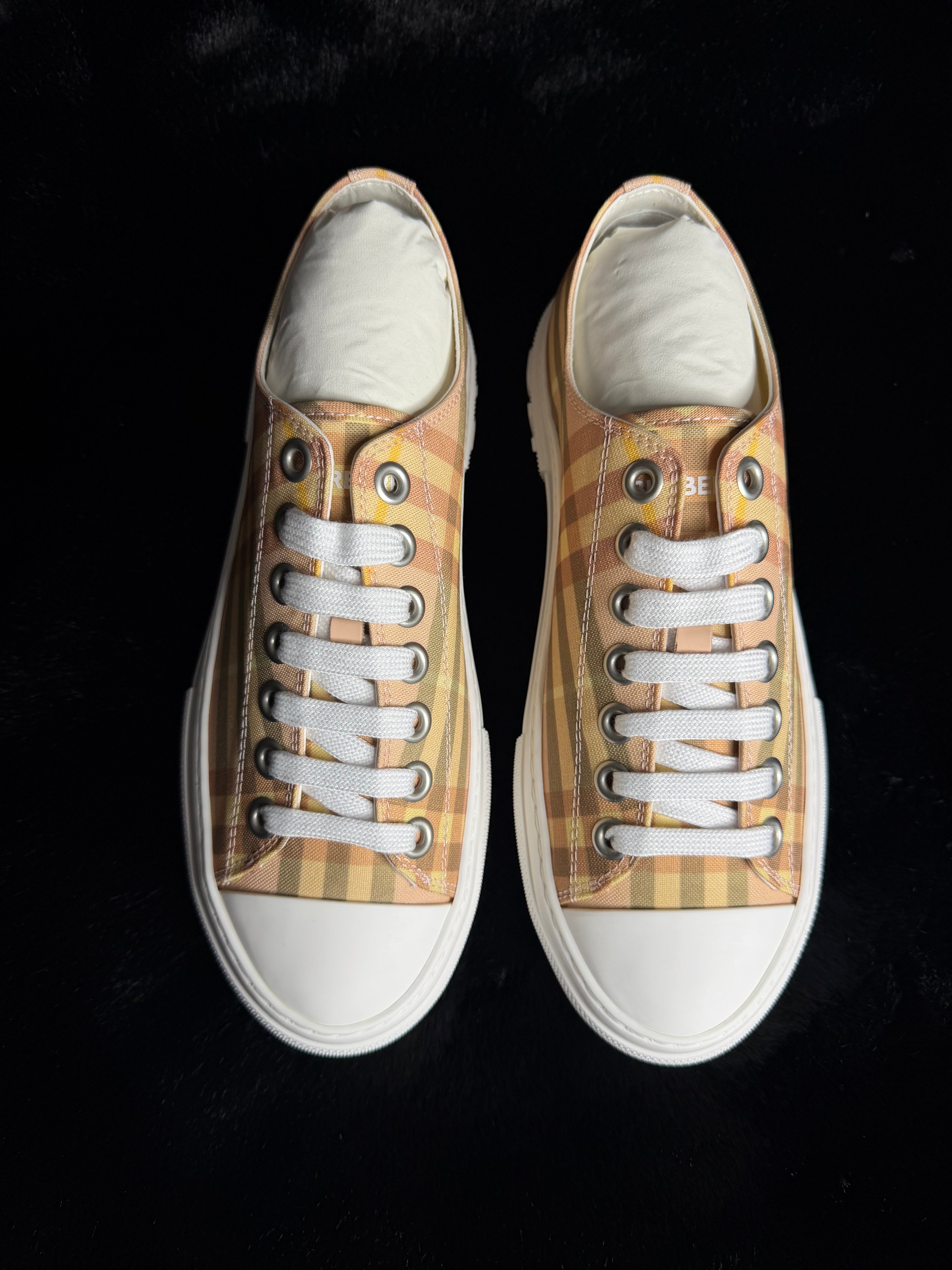 Burberry Check Sneakers Size 39,39.5,40