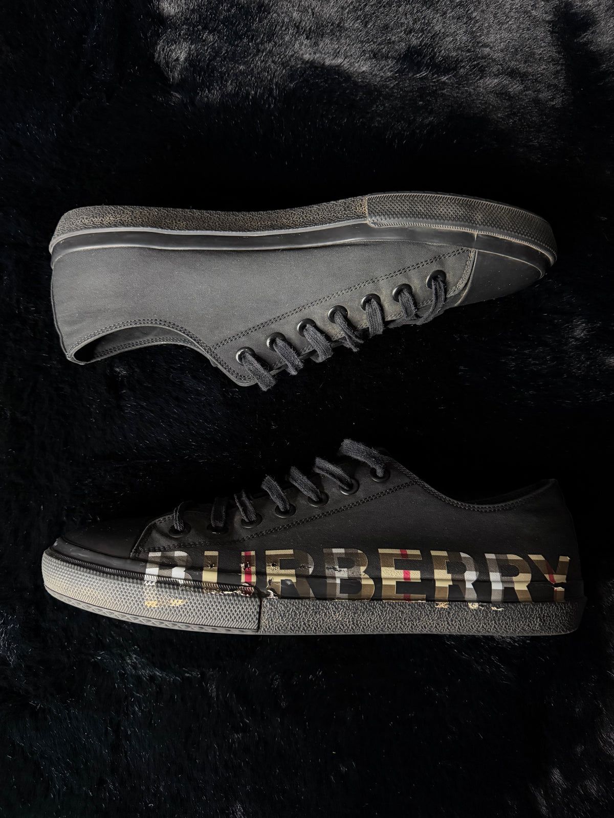 Burberry Converse Black Size 46