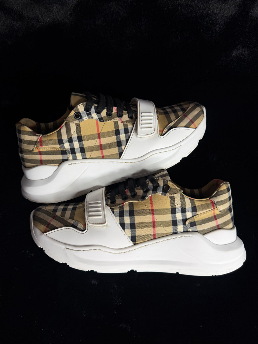 Burberry Ramsey Size 45