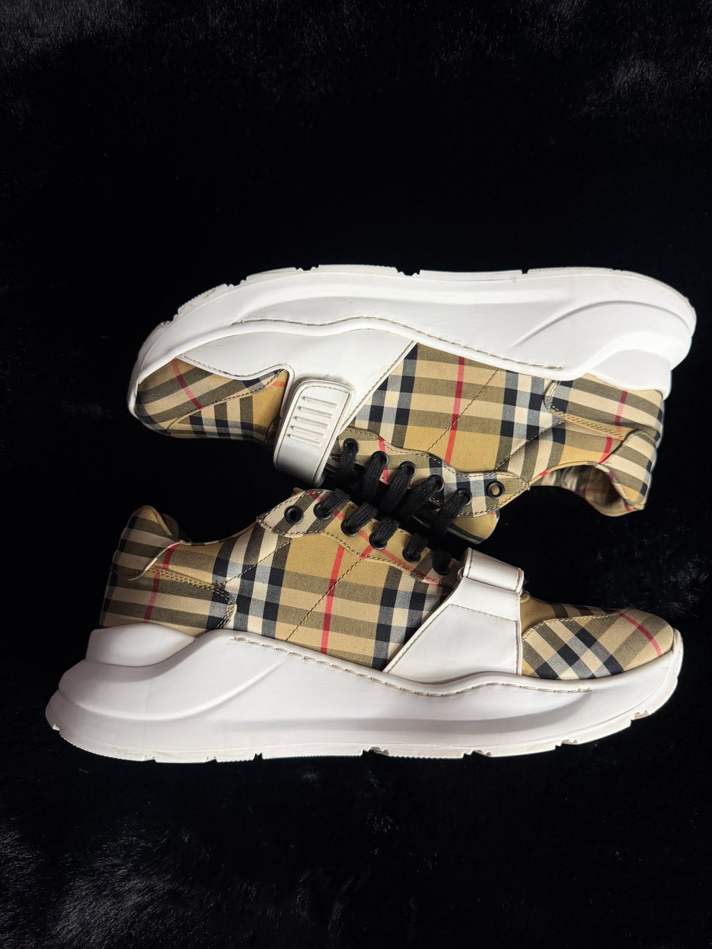 Burberry Ramsey Size 45